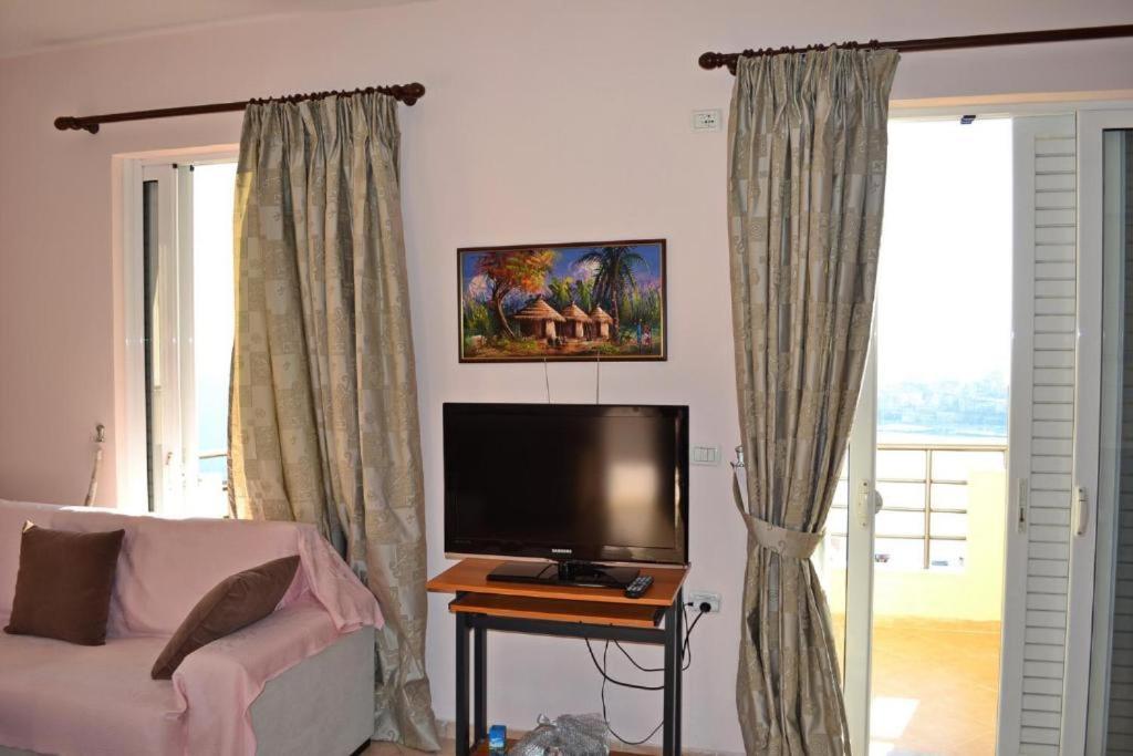 Apartment Elena-1 Sarandë エクステリア 写真